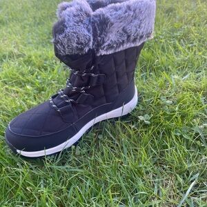 Women's Black Quilted Winter Boots